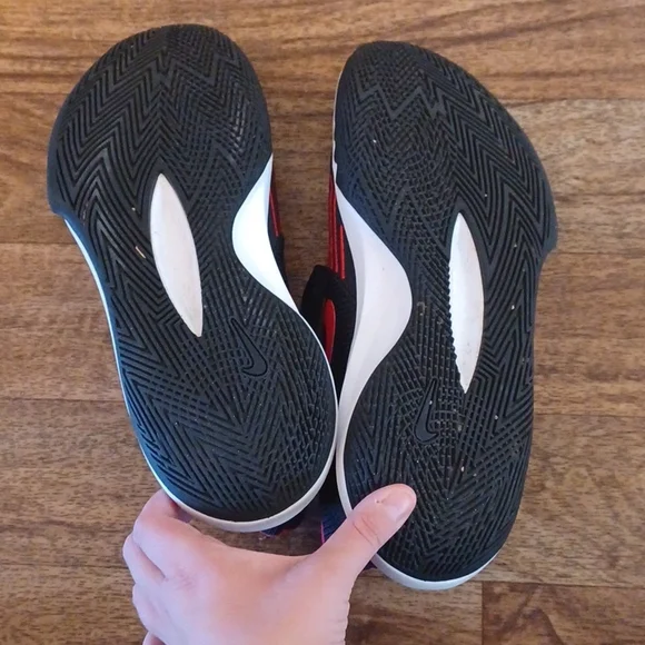 Mens Nike black and red shoes size 10 - Picture 4 of 8
